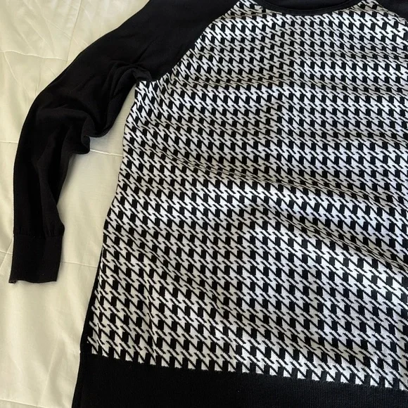 Willow Creek women’s plus 3X lightweight houndstooth sweater. - Picture 3 of 11